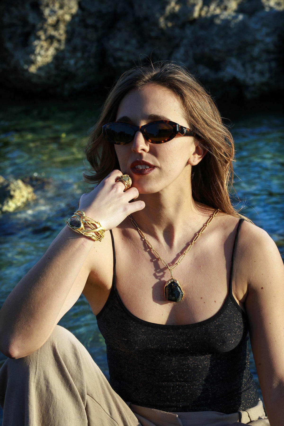 Bracciale Onda con collana Orizzonte e anello Goccia della collezione Intrecci di Tiziana Piola