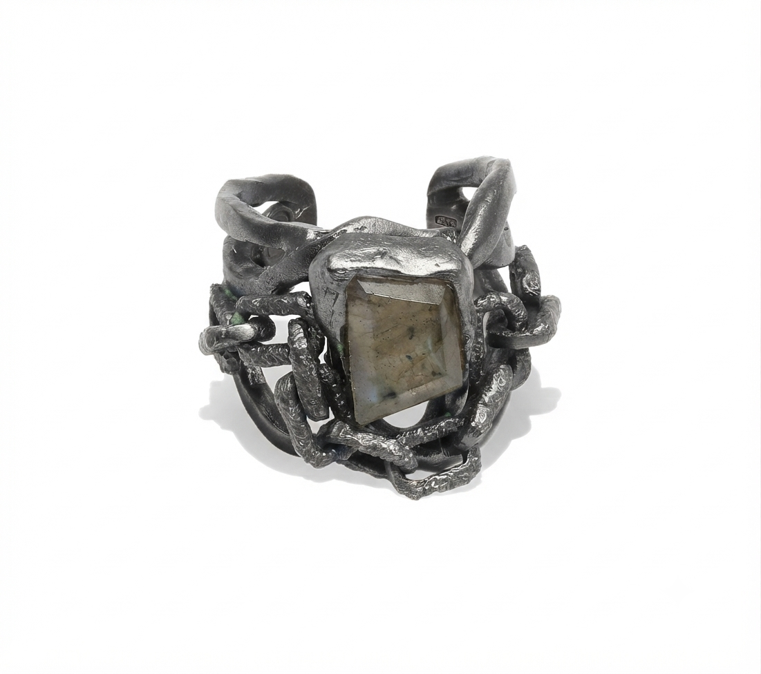 Anello Goccia in argento 925 invecchiato con Labradorite, collezione Intrecci di Tiziana Piola