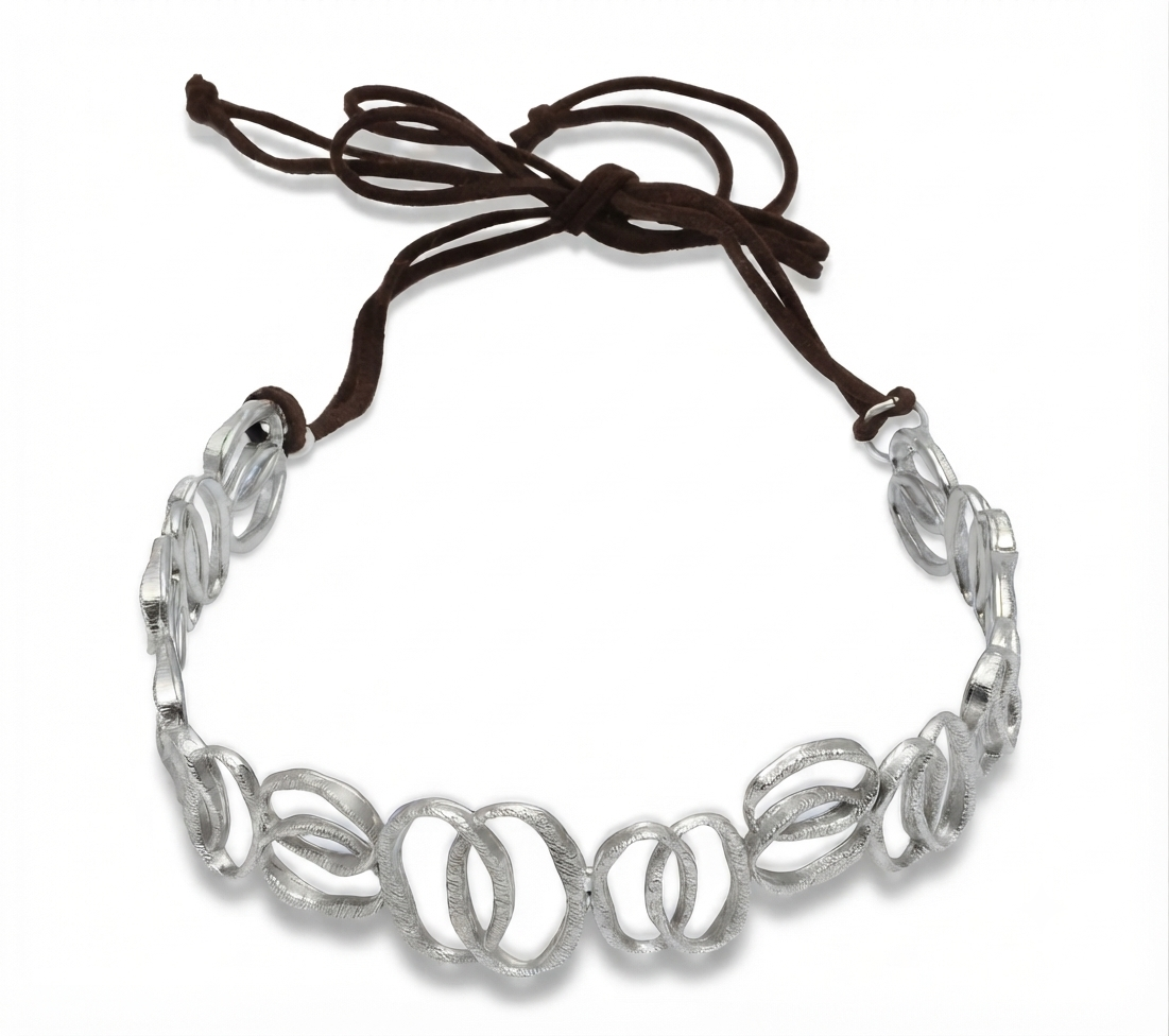 Collarino Presenza in argento 925 con lacci in camoscio marrone, collezione Identity di Tiziana Piola